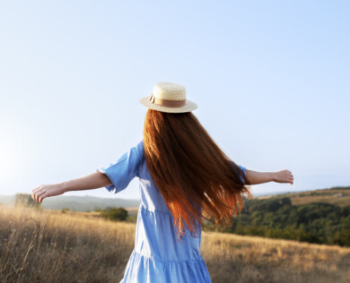 back-view-girl-wearing-hat